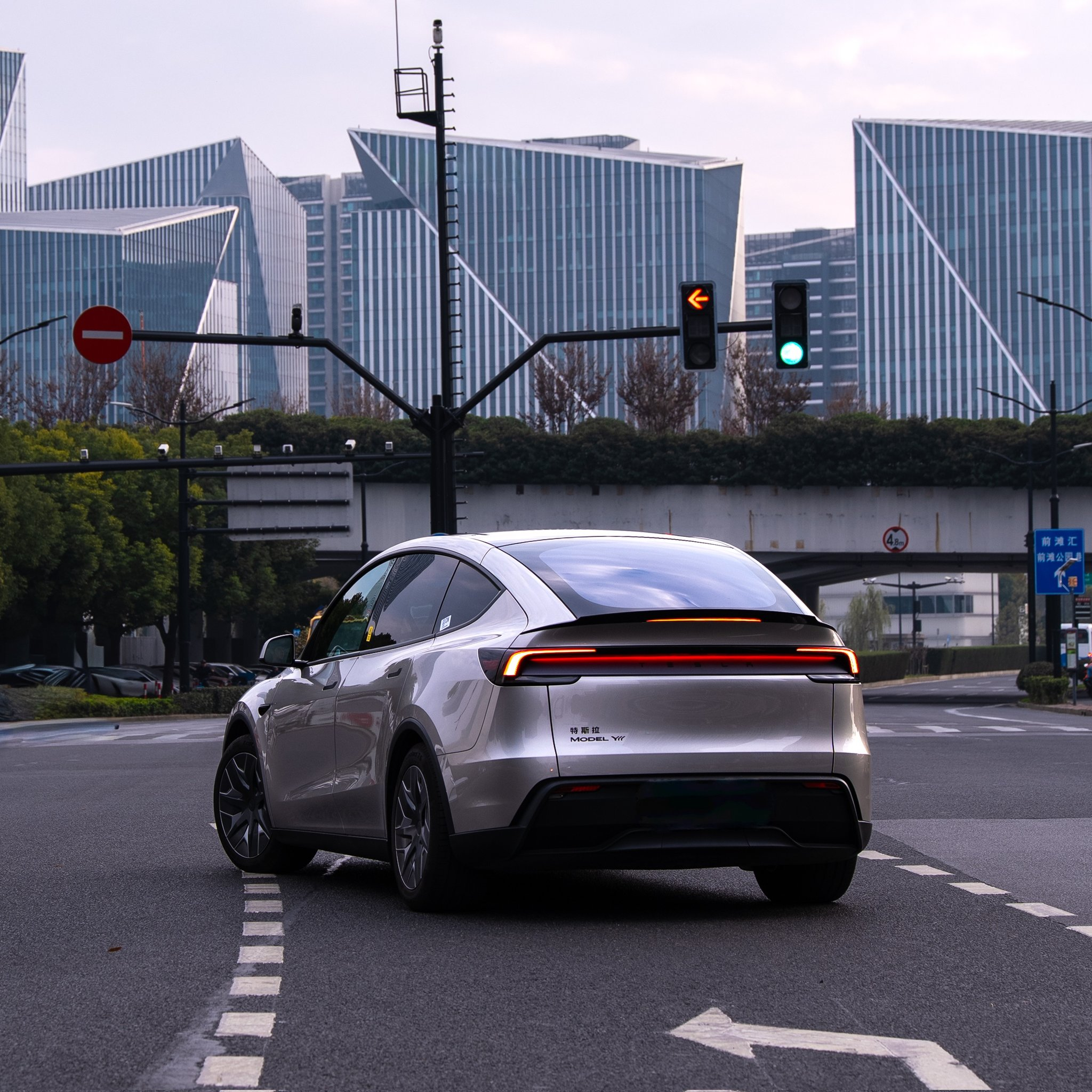 6 koltuklu Tesla Model Y Avrupa’ya mı geliyor?